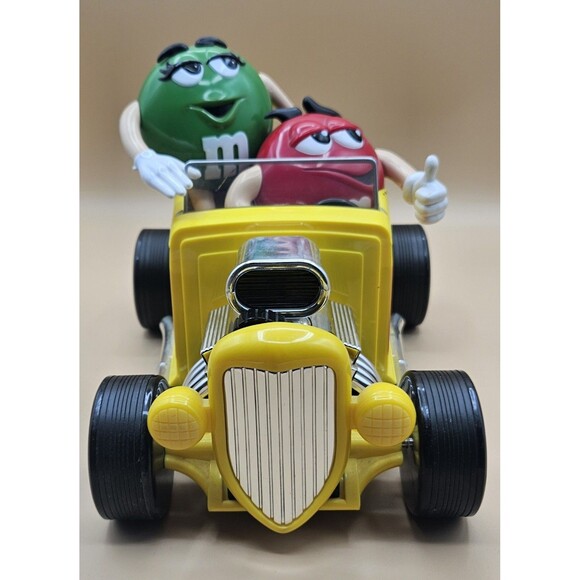 M&M'S REBEL HOT ROD CANDY DISPENSER CAR REBEL WITHOUT A CLUE YELLOW COLLECTIBLE - Picture 11 of 11